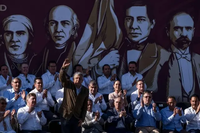 AMLO junto a gobernadores