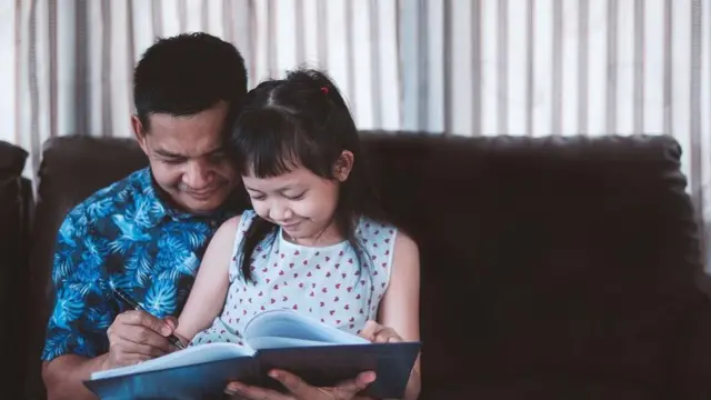 لا توجد ضمانة بأن يؤدي تطبيق نظام "العمل من المنزل" إلى زيادة إنتاجية كل من يطبقونه، إذ سيواجه البعض صعوبات في هذا الصدد، مثل من لديهم أطفال يتلقون دروسهم في المنازل عن بعد