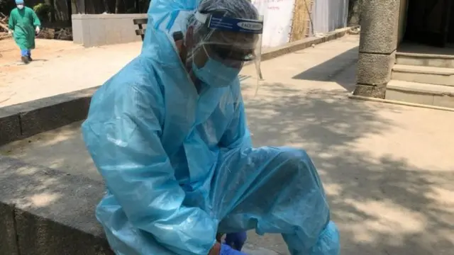 કોરોનાના કારણે ઘણાં ઘરોએ ગુમાવ્યા પોતાના મોભી