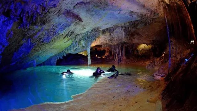 كهف بالمكسيك