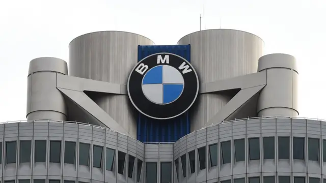 ب‌ام‌و تا سال ۲۰۱۶ برای یک دهه پرفروش‌ترین خودروساز لوکس جهان بود