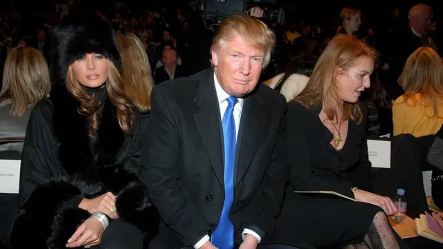 Мелания и Дональд Трамп и Сара Фергюсон в 2007 году.