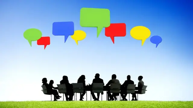 discusión en medio del campo