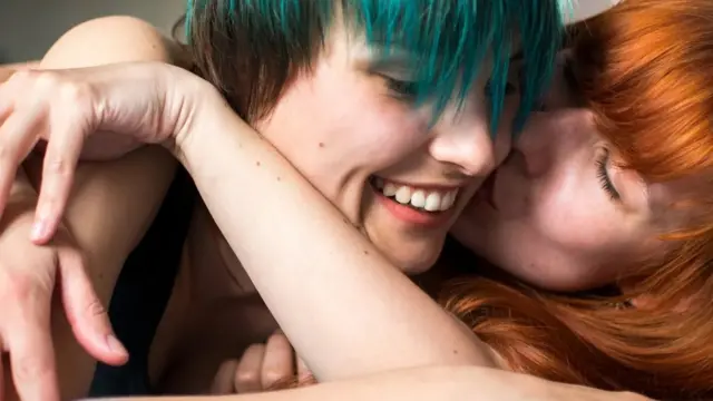 Selon les experts, les récits traditionnels sur la virginité ne sont pas représentatifs de l'expérience de nombreux jeunes d'aujourd'hui.