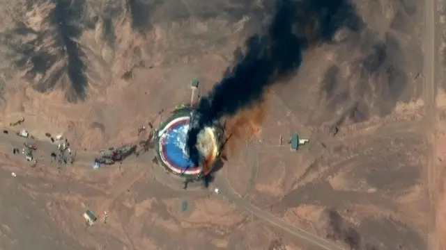 صورة عبر الاقمار الاصطناعية فوق مركز الامام خميني للفضاء تكشف عن وقوع انفجار في آخر محاولات إيران لاطلاق صاروخ إلى الفضاء