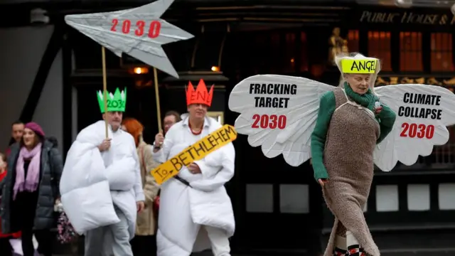 วิเวียน เวสต์วูด ต่อต้าน shale gas