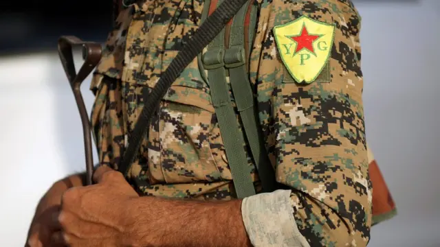 YPG savaşçısı