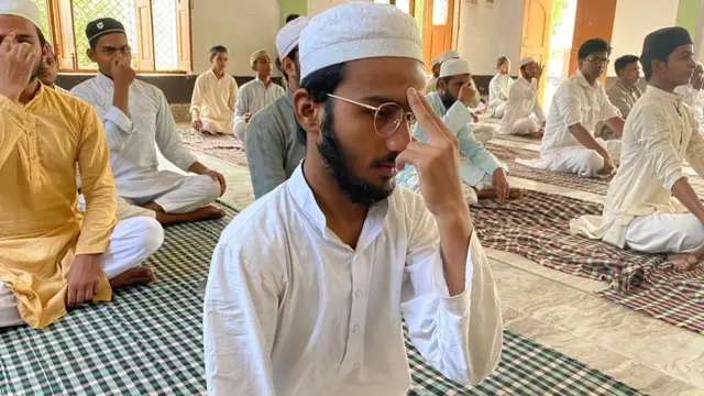 మదరసాలలో యోగాసనాలు