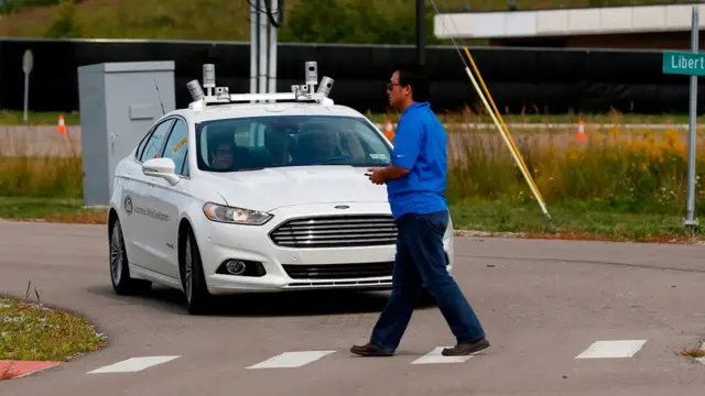 تضع منشأة "إم سيتي" السيارات ذاتية القيادة في مسارها في بيئة تحاكي مدينة حقيقية، وفي ظل مشاة يعبرون الشوراع