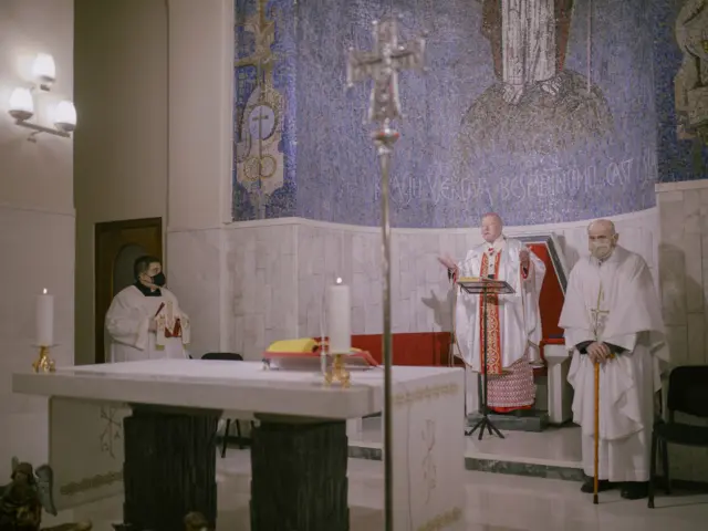 Zbog pandemije korona virusa, ponoćka je umesto u ponoć počela u 21 čas