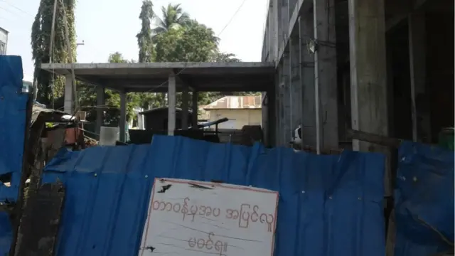 လုပ်ငန်းခွင်ရပ်နားထားရတဲ့ ဆေးရုံအဆောက်အဦ