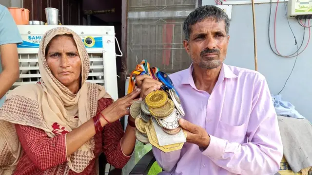 रवि दहिया के माता-पिता