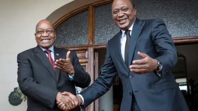 Ramaphosa ati Zuma bọ ara lọwọ
