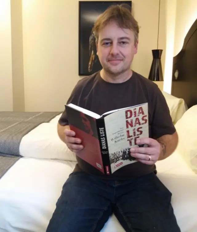 Vilhem Kues sa knjigom Dijanina lista