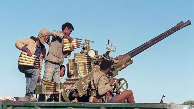 Dagaalkii sokeeye ee Soomaaliya wuxuu bilowday ka dib markii meesha laga saaray dowladdii Maxamed Siyaad Barre