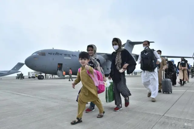 काबुल से लौटे लोग