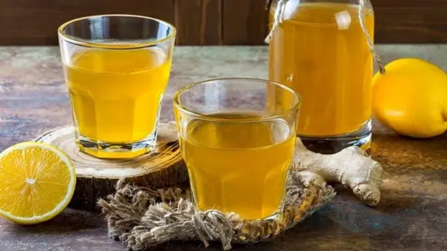 Des tranches et du jus de citron