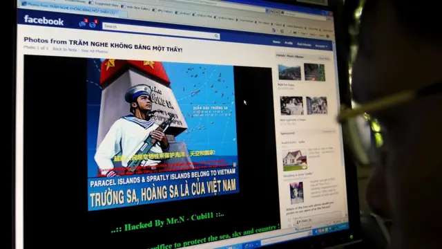 Chính quyền Việt Nam đã nhiều lần yêu cầu Facebook ngăn chặn các thông tin được cho là "xấu và độc hại"