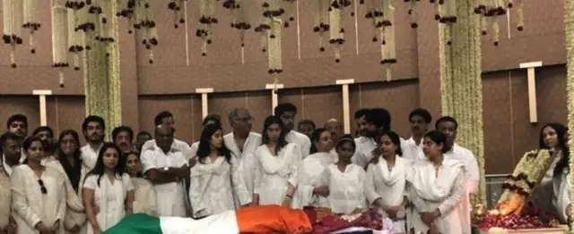 ஸ்ரீதேவிக்கு இறுதி ஊர்வலம்