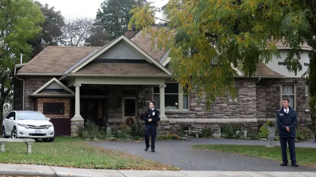 جوشوا بوئل کا گھر