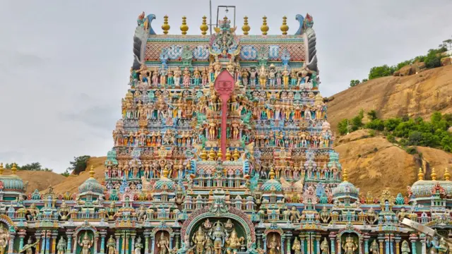 திருப்புமுனை தொகுதியான மதுரையை தக்கவைக்குமா அதிமுக?