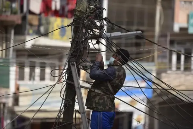 बिजुलीको खम्बा