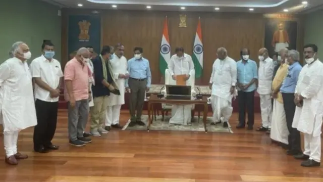 ఉప రాష్ట్రపతి వెంకయ్య నాయుడును కలిసిన విపక్షాల నేతలు