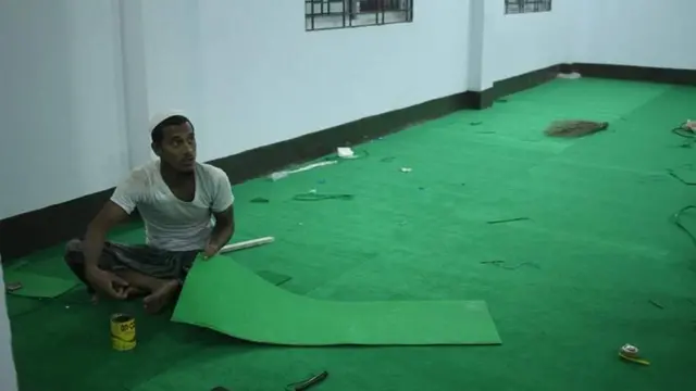 উদ্বোধন উপলক্ষে চলছে শেষ সময়ের প্রস্তুতি।