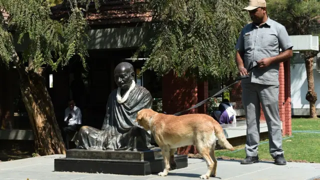 ট্রাম্পের সফরের আগে গান্ধী আশ্রমের নিরাপত্তা পরীক্ষায় আহমেদাবাদ পুলিশ