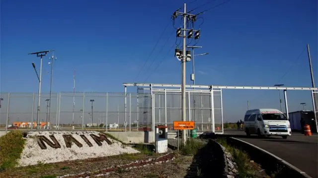 Ingreso al aeropuerto de México.
