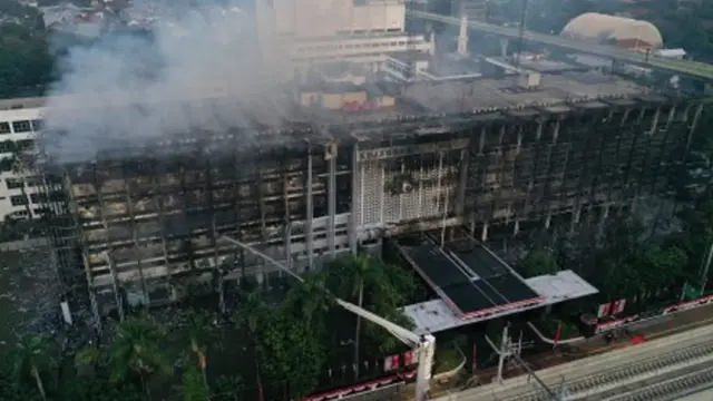gedung kejaksaan agung terbakar