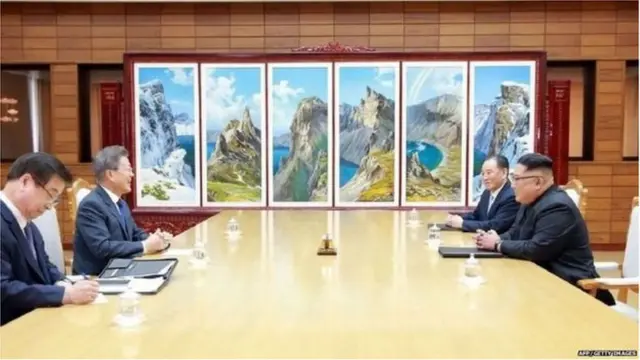 ట్రంప్, కిమ్ గూర్ఖా జవాన్లు