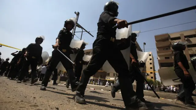 عناصر من الأمن المصري