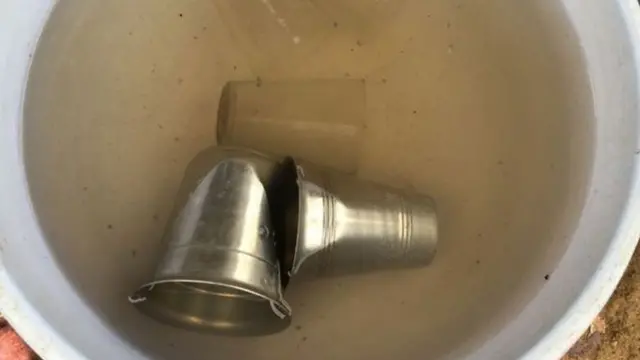 दलितों के लिए अलग गिलास