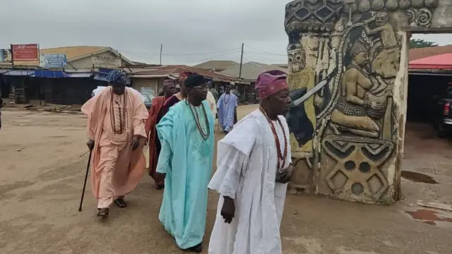 Awọn ijoye a maa ṣe abẹwo si aafin Deji Akure