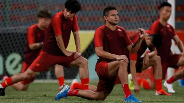 Elkeson in a training session