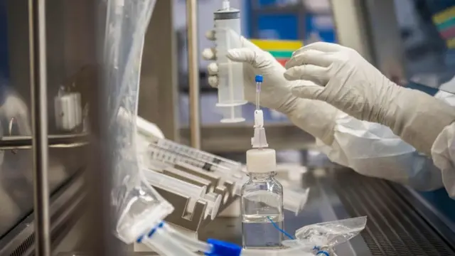 Processus de fabrication de l'ARNm par le laboratoire BioNtech à Marbourg en Allemagne