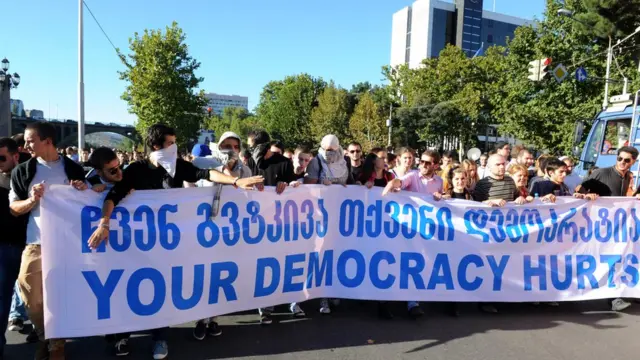 Protestuющie protiv nasiliя v tюrьmah v 2012 godu