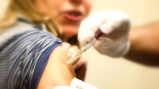 Прививку от гриппа лучше делать утром - ваш организм лучше справится с вирусом, чем, например, днем