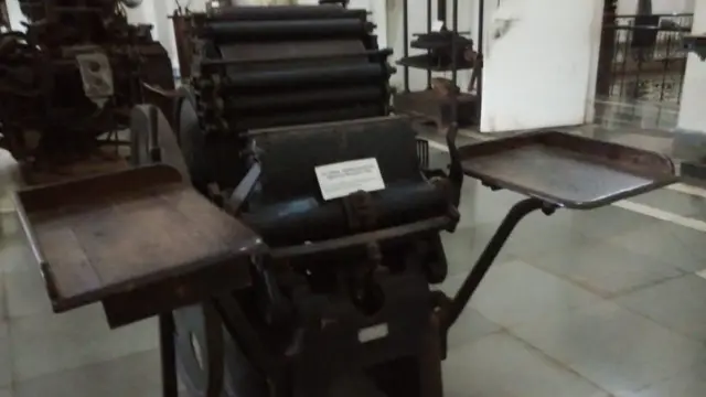 पुराने दौर की एक प्रिंटिंग मशीन