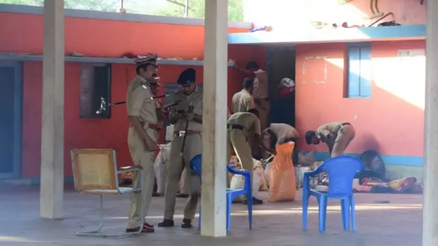 ఆలయంలో సోదాలు