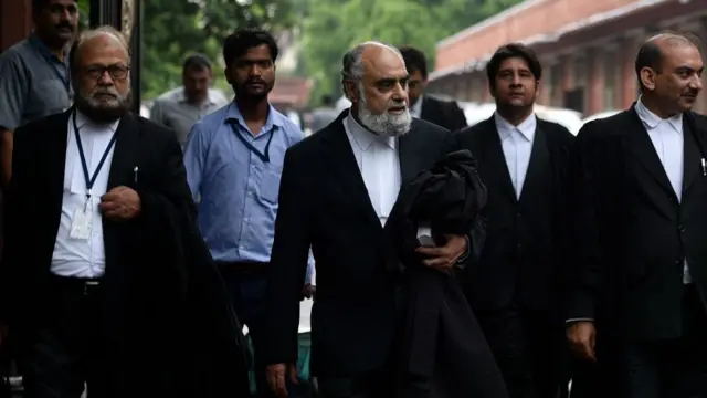 અયોધ્યા વકીલો