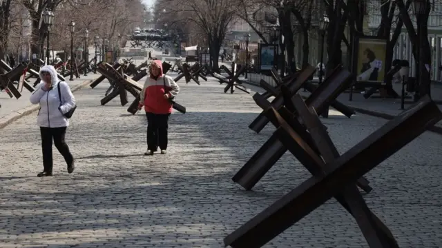 রুশ হামলায় প্রস্তুতি চলছে ইউক্রেনের বন্দর শহর ওডেসায়
