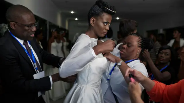 Nwaanyị iwe na-ewe