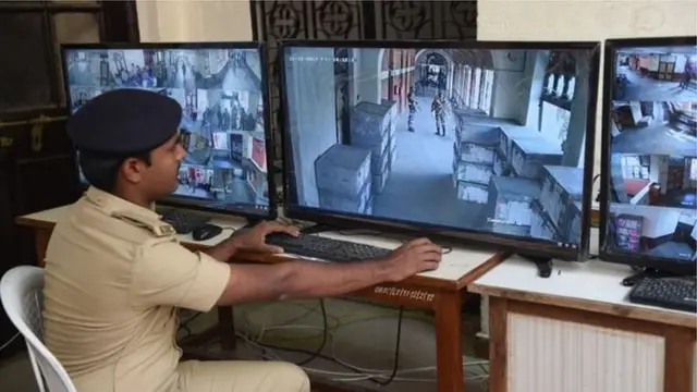 வாக்கு இயந்திரங்கள் பாதுகாப்பு