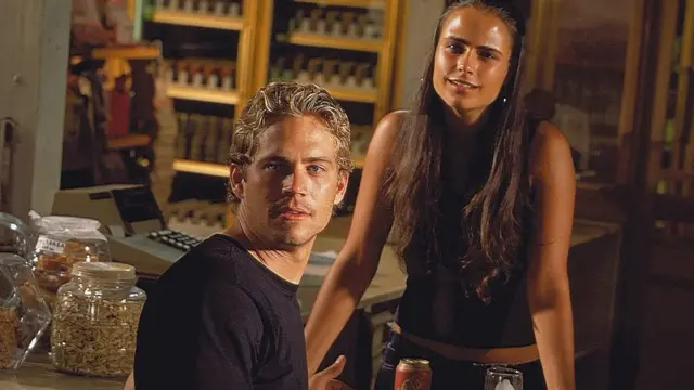 Први филм је био драма о полицајцу на тајном задатку (Пол Вокер) у стилу Тачке прелома, уз пар сцена уличних трка које из данашље перспективе делују скромно