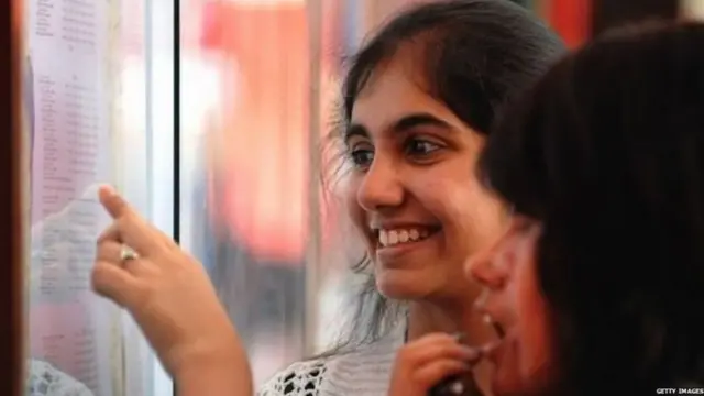 विद्यार्थिनी