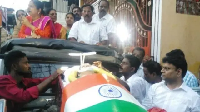 एडीएमके नेता