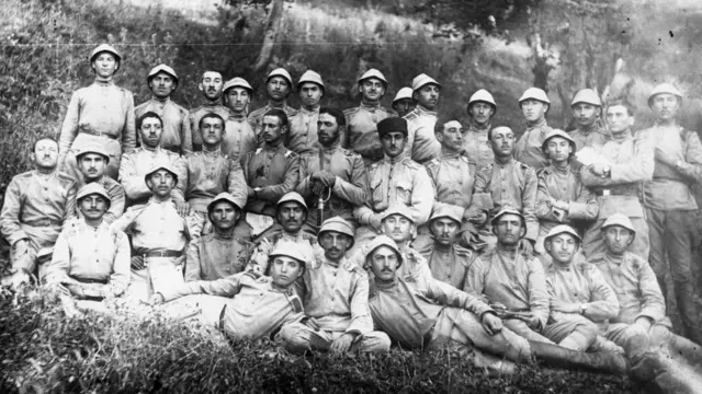 Gəncə yunkerlər məktəbinin zabitləri, unter-zabitləri və yunker-kursantları