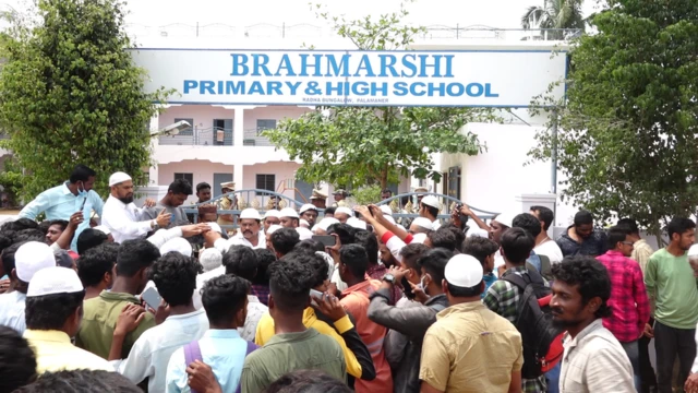 బ్రహ్మర్షి పాఠశాలను ముట్టడించిన ముస్లింలు, టీడీపీ నాయకులు